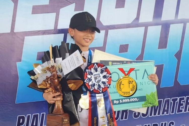 Atlet berkuda cilik, Naomi Afigthyven (9 Tahun) tampil apik pada Kejuaraan Berkuda Piala Walikota Jakarta Timur & ESC Final Series. 