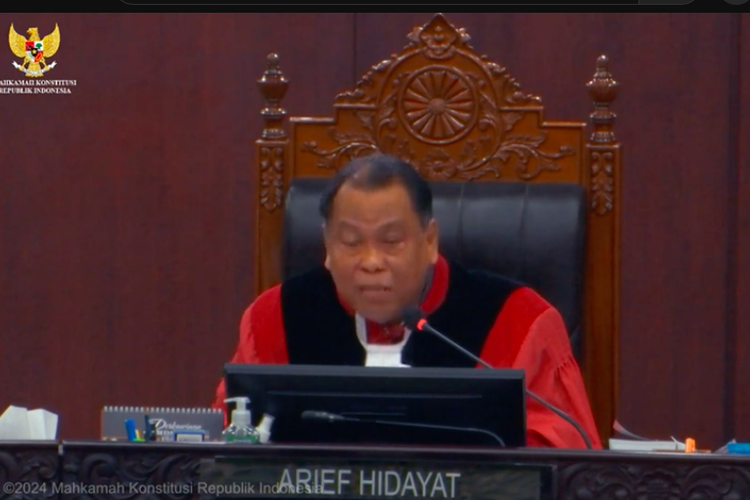 Hakim Konstitusi Arief Hidayat sebut memanggil seorang presiden tidak elok dalam sidang, sehingga MK memutuskan memanggil sejumlah menteri. Hal itu disampaikan Arief Hidayat dalam sidang sengketa Pilpres di MK, Jumat (5/4/2024).