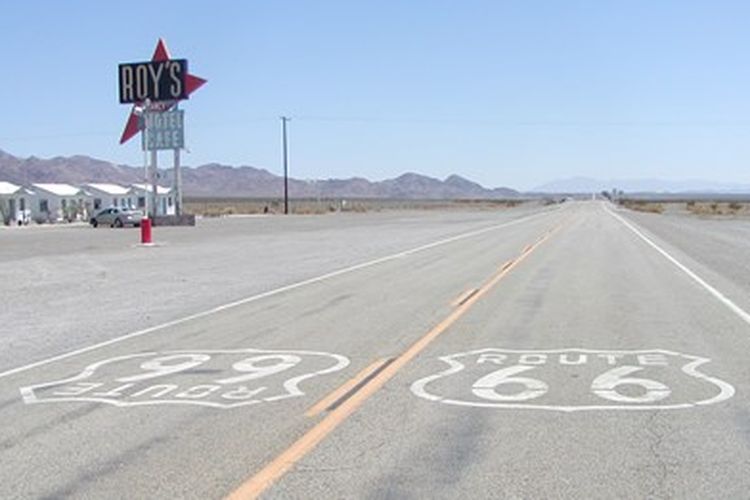 Salah satu ruas jalan Route 66 di Amerika.