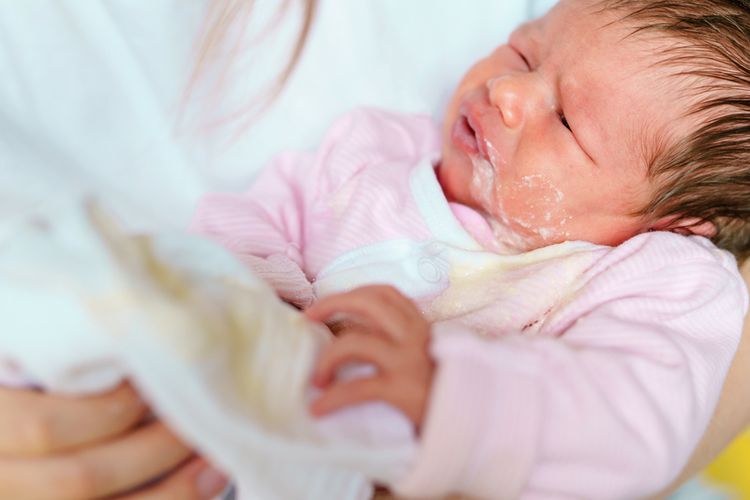 Ketahui macam-macam penyebab bayi gumoh lewat hidung