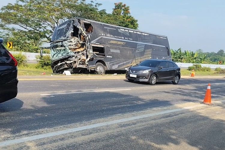 Kronologi Bus Semeru Trans Hantam Truk di Tol Cipali: 1 Penumpang Tewas dan 2 Terluka