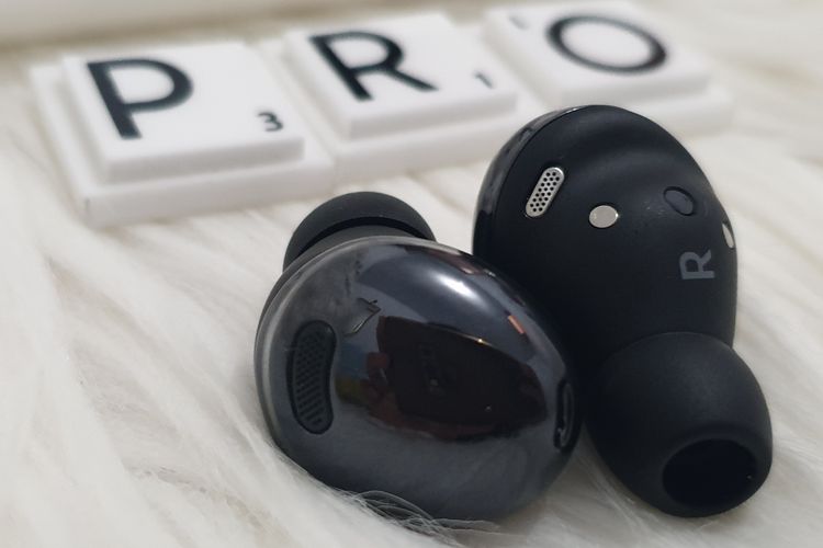 Galaxy Buds Pro memiliki sistem two-ways speaker dan ukuran speaker yang lebih besar dibanding pendahulunya.
