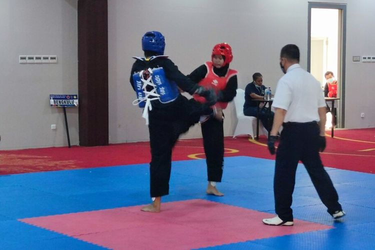 Salah satu pertandingan Hapkido yang menjadi salah satu Cabor eksebisi PON XX 2021 Papua, Kabupaten Jayapura, Papua, Sabtu (25/9/2021)