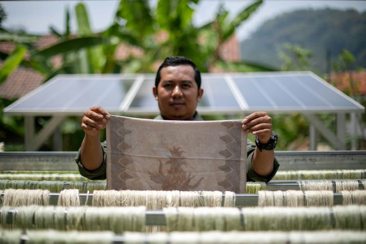 Dulu Dibakar, Limbah Daun Nanas di Subang Kini Jadi Sumber Penghasilan Warga