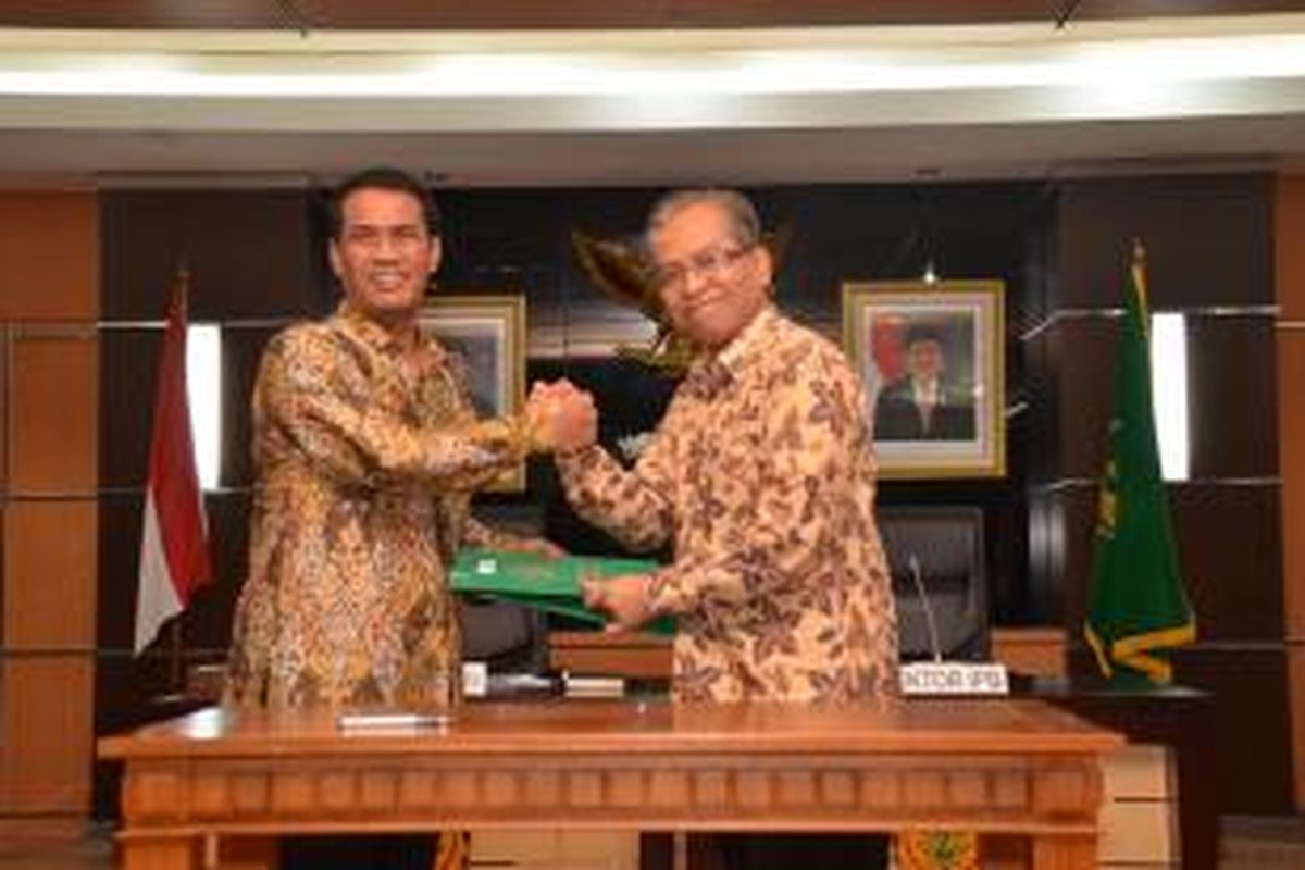 Menteri Pertanian Amran Sulaiman bersama Rektor IPB, Herry Suhardiyanto.