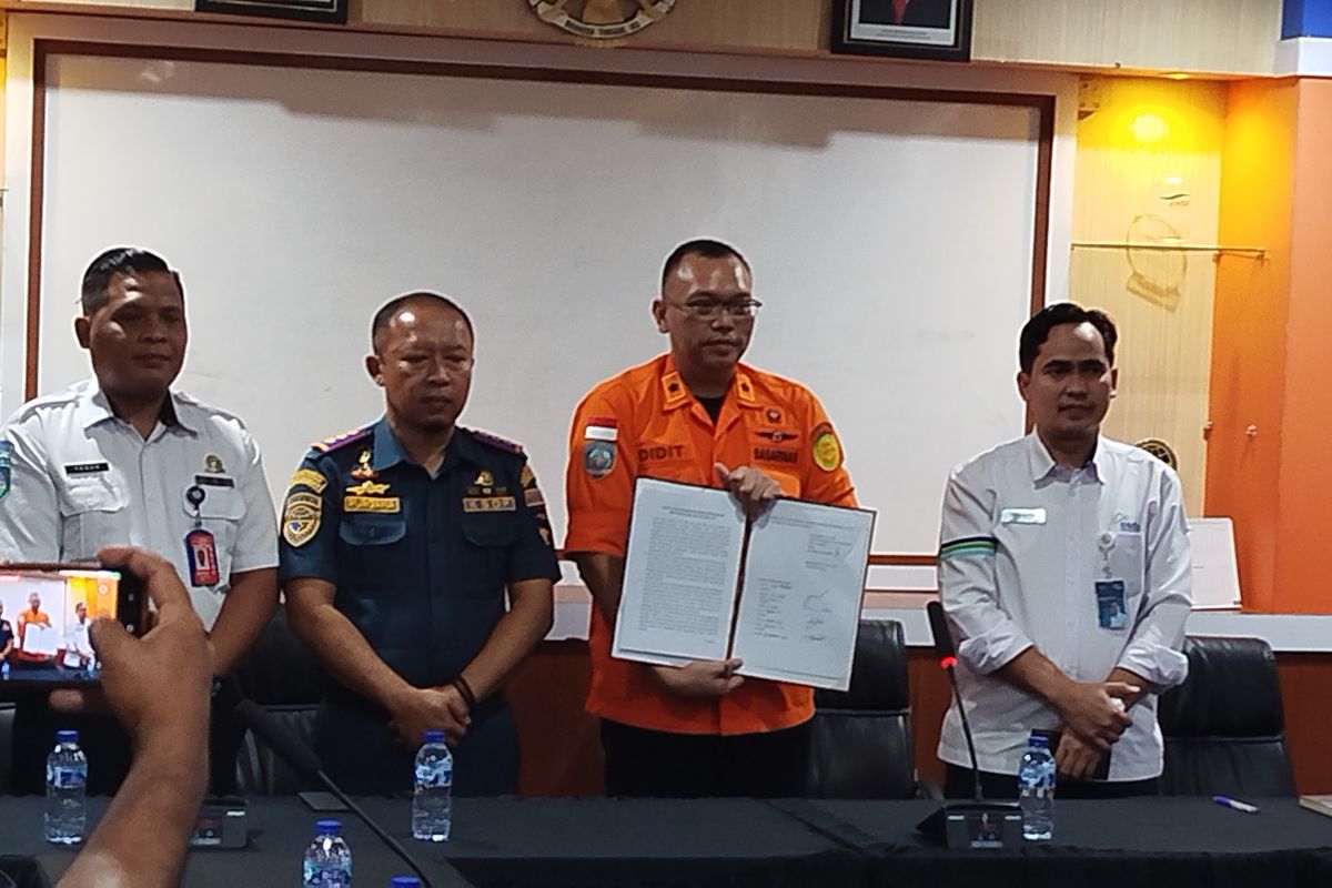 Penutupan proses pencarian KMP Tunu Pratama Jaya. 