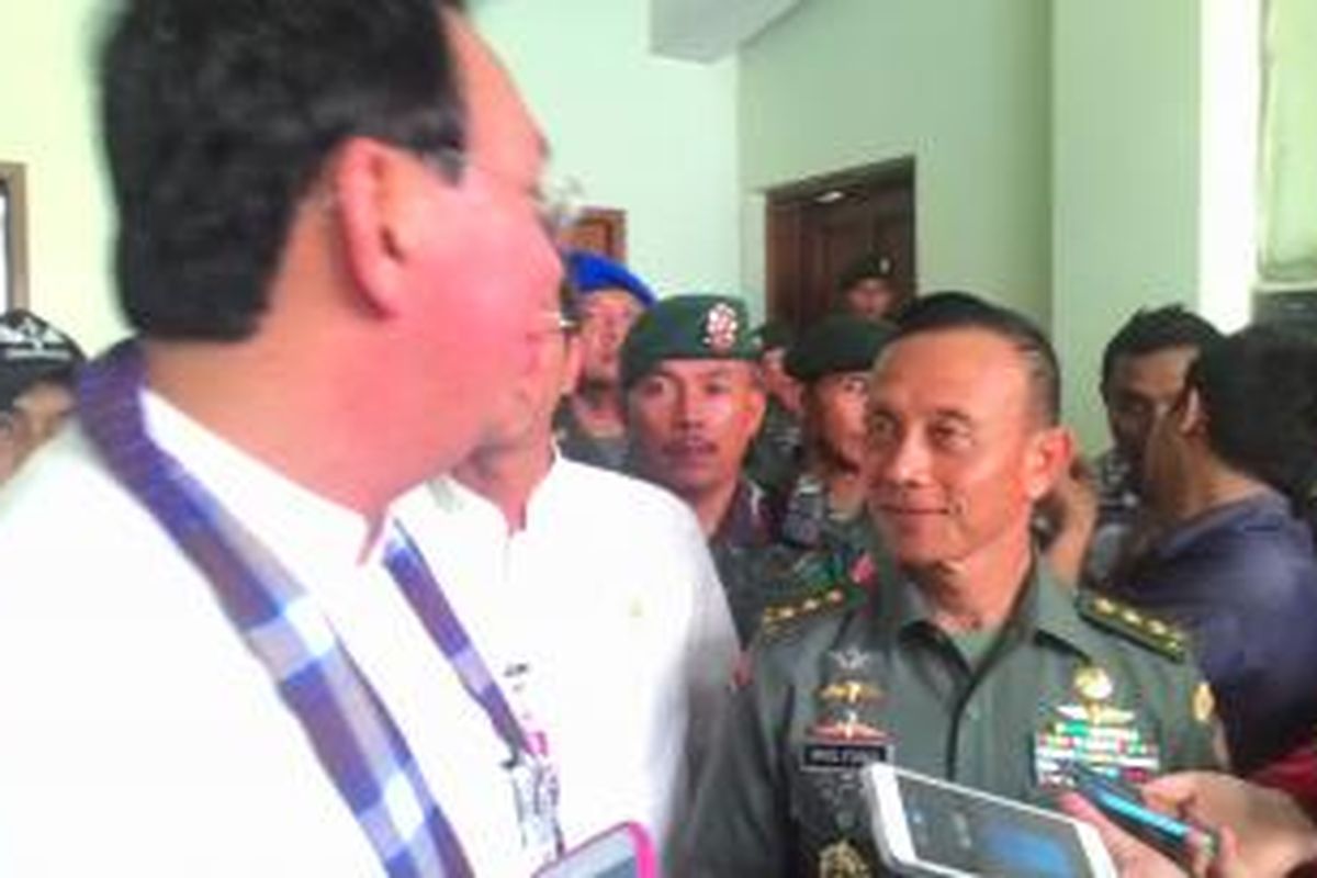 Panglima Kostrad Letjen Mulyono dan Gubernur DKI Basuki Tjahaja Purnama