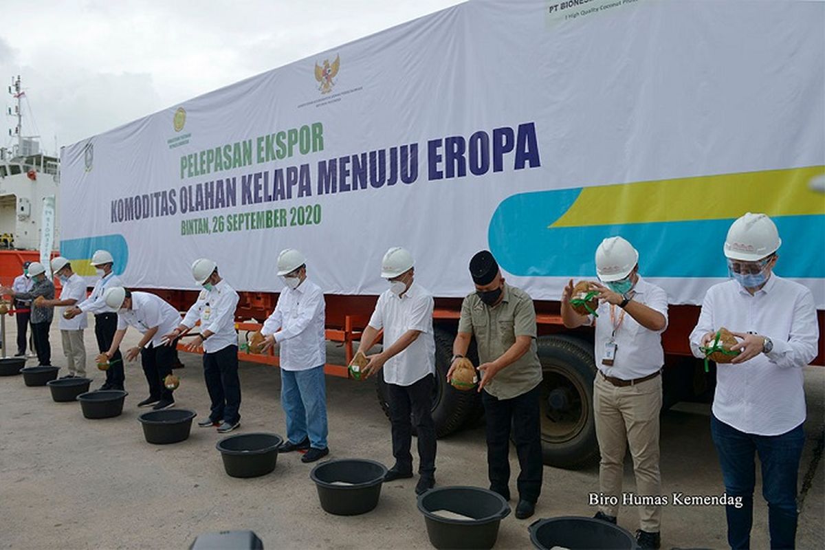 Pelepasan ekspor produk pertanian, di kawasan Bintan Industrial Estate (BIE), Kepulauan Riau, Sabtu (26/9/2020). 