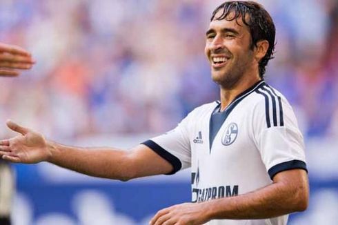Cerita tentang Raul Gonzalez, Sosok yang Memikat Pencinta Bundesliga