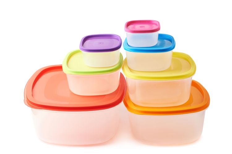 Illustration of plastic containers.