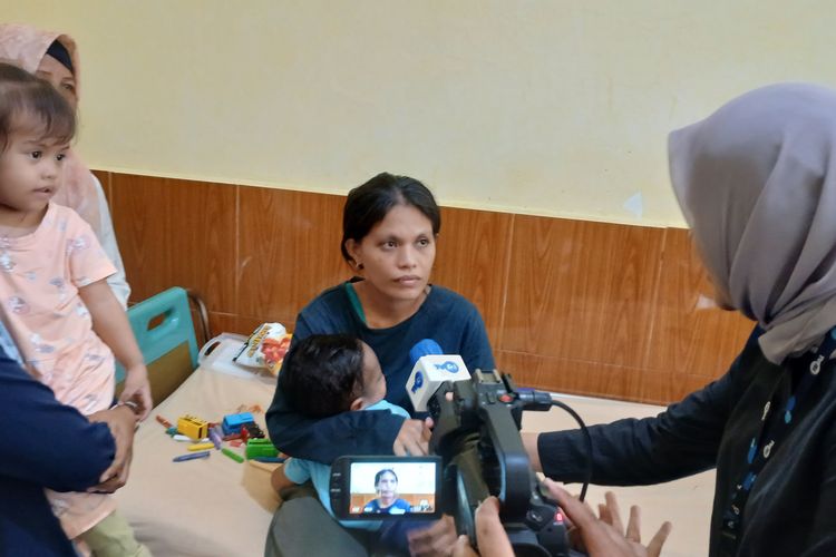 Balita Dianiaya Ayah Kandung di Padang, Ibu: Hanya Diberi Rp 100 Ribu Seminggu, Lapar Saat Menyusui