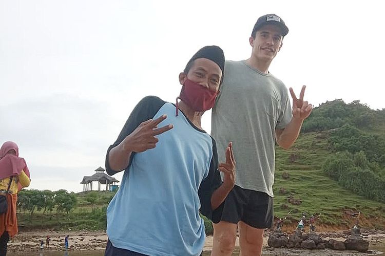 Momen foto bareng Khairi dan Marc Marquez di Bukit Seger