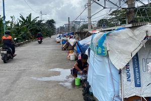 Berulang Kali Ditertibkan, Warga Jalan Bakti Tetap Kembali Bangun Rumah Terpal