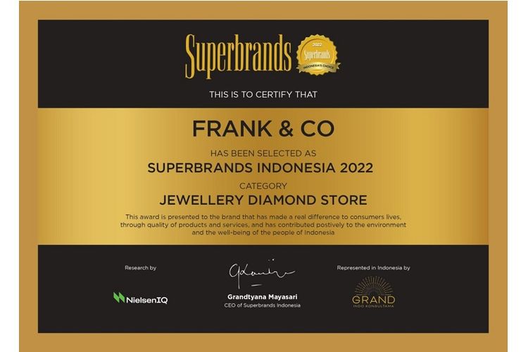 Sertifikat penghargaan internasional Superbrands yang didapatkan Frank & co. sebagai gerai perhiasan nomor 1 di Indonesia. 