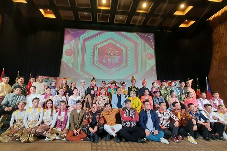 Para kontestan, juri dan komentator Dangdut Academy Asia 5 dalam jumpanpers di SCTV Tower, Senayan, Jakarta Pusat, Rabu (16/10/2019).