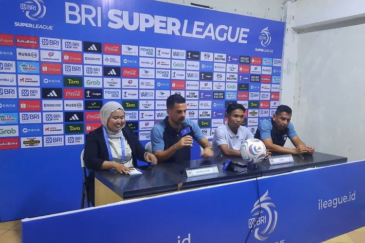 Dipinjam dari Persib, Carlos Pena Kagumi Mentalitas Dion Markx