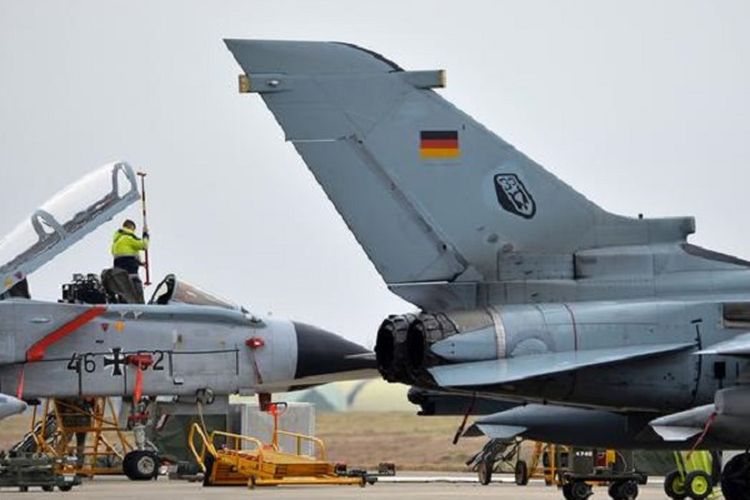 Jet tempur Jerman Tornado di pangkalan udara Incirlik, Turki.
