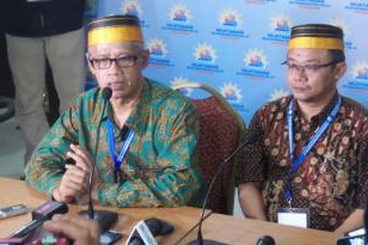 Ketua Umum PP Muhammadiyah 2015-2020 Haedar Nashir (kiri) dan Sekretaris Umum PP Muhammadiyah Abdul Mu'ti (kanan)