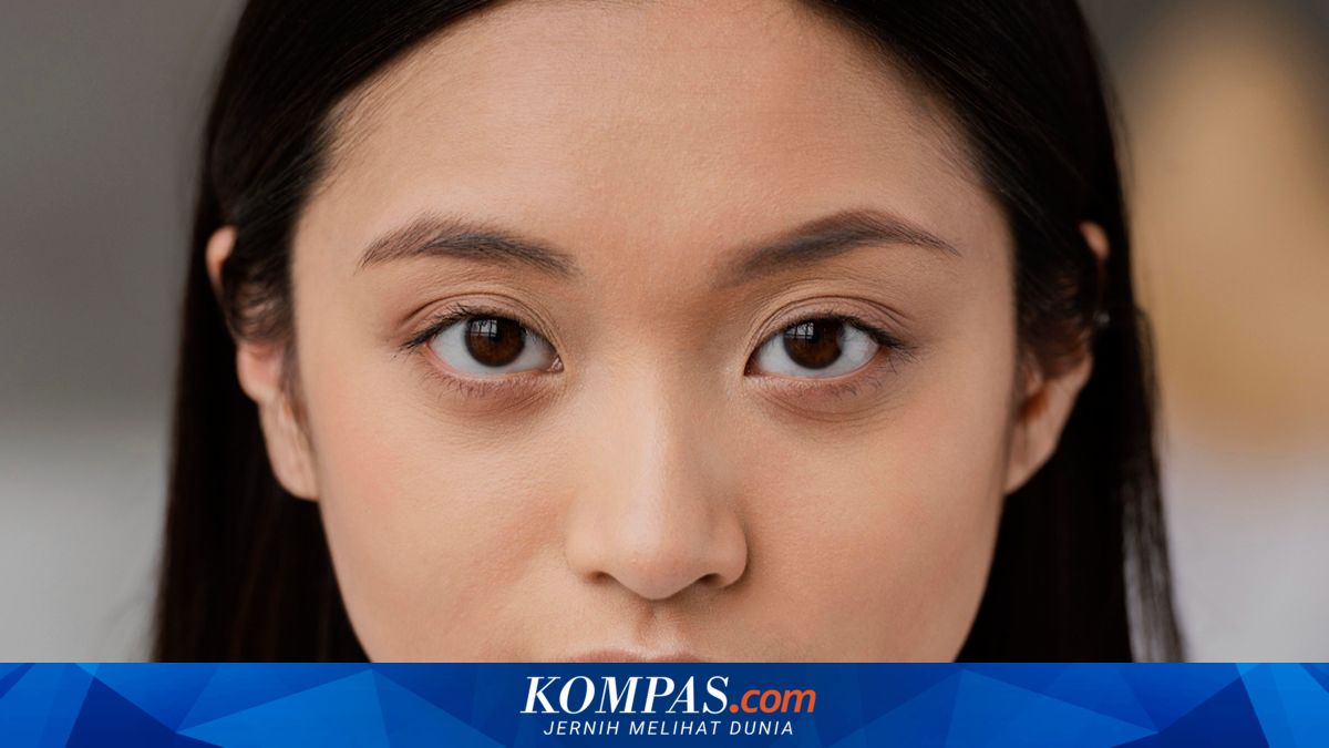 7 Cara Efektif Menghilangkan Kantung Mata agar Wajah Lebih Segar