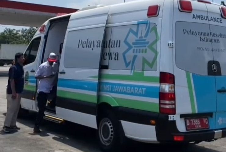 Mobil Dinas Dedi Mulyadi Disulap Jadi Klinik Berjalan di Tol Japek, Layani Pemudik Gratis
