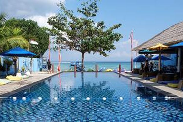 Equator Beach Club di Nusa Lembongan, Klungkung, Bali. 