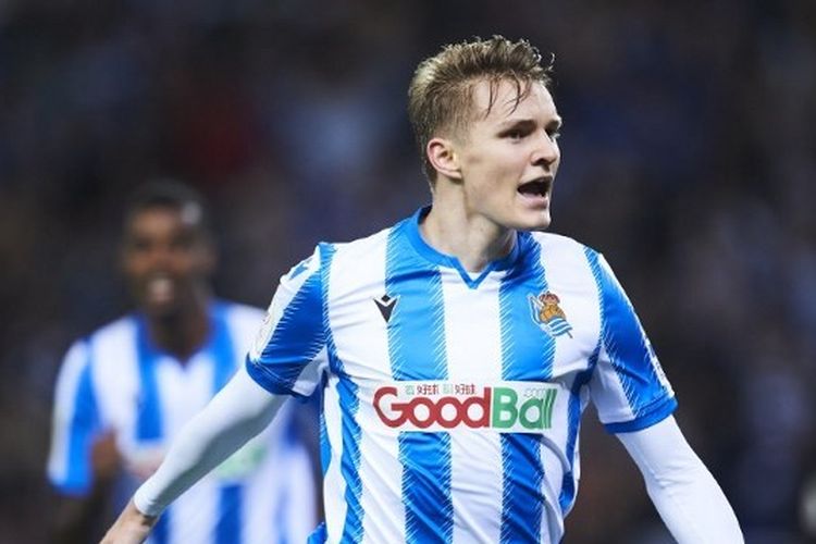 Gelandang serang Real Sociedad, Martin Odegaard, merayakan golnya ke gawang Mirandes pada pertandingan leg pertama semifinal Copa del Rey yang digelar di Stadion Anoeta, Jumat (14/2/2020).