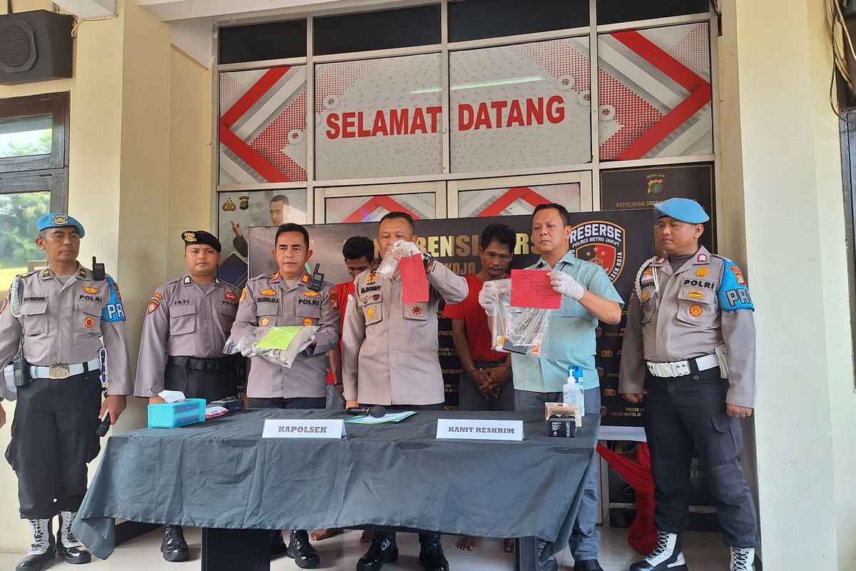 Polsek Koja, Jakarta Utara, mengungkap kasus penyalahgunaan narkotika yang dilakukan oleh pria bernama Jhany (49). Selasa, (28/5/2024).
