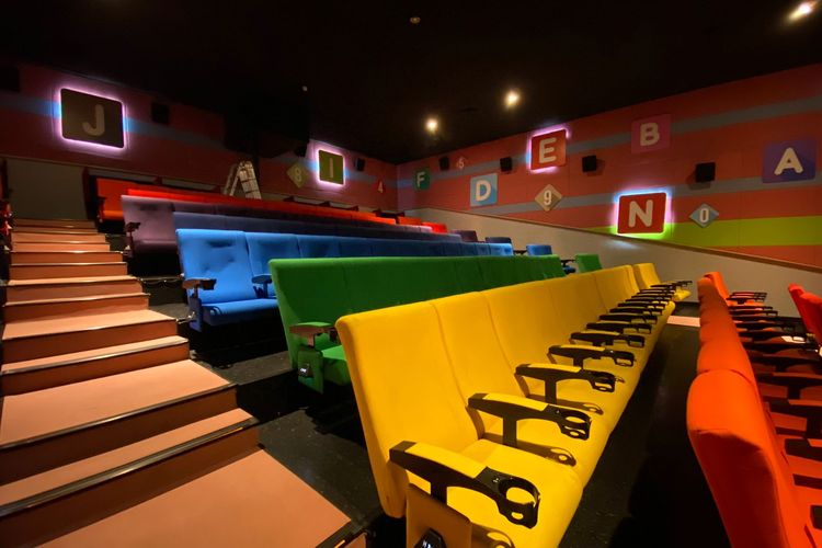 Ruangan menonton untuk anak-anak yaitu Cinekids di Local Cinema, Fatmawati, Jakarta Selatan. 