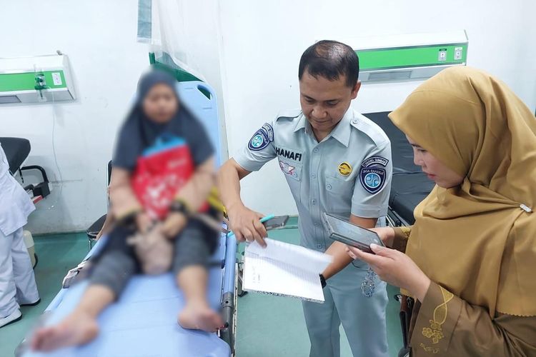 Jasa Raharja memberikan biaya perawatan bagi korban kecelakaan lalu lintas tunggal bus Antar Lintas Sumatera (ALS) Padang Panjang.
