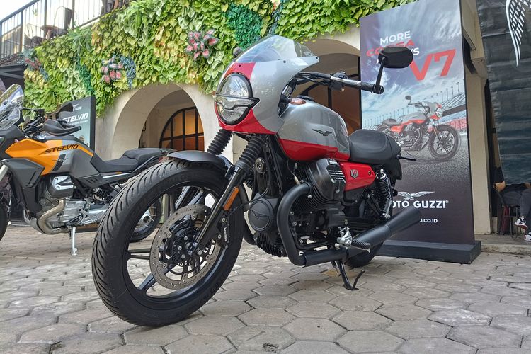 Moto Guzzi V7 Stone Corsa, motor bergaya balap klasik dengan harga Rp 546.500.000