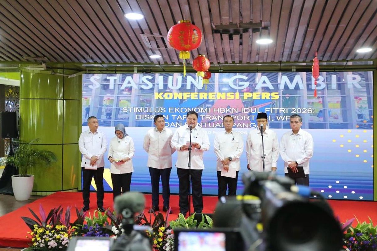 Konferensi Pers Stimulus Ekonomi Triwulan I-2026 dan Kesiapan Angkutan Idul Fitri 2026 di Stasiun Gambir, Jakarta Pusat, Selasa (10/2/2026)