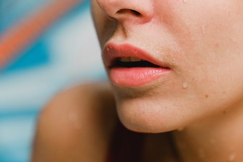 5 Cara Agar Bibir Merah Alami yang Mudah Dilakukan