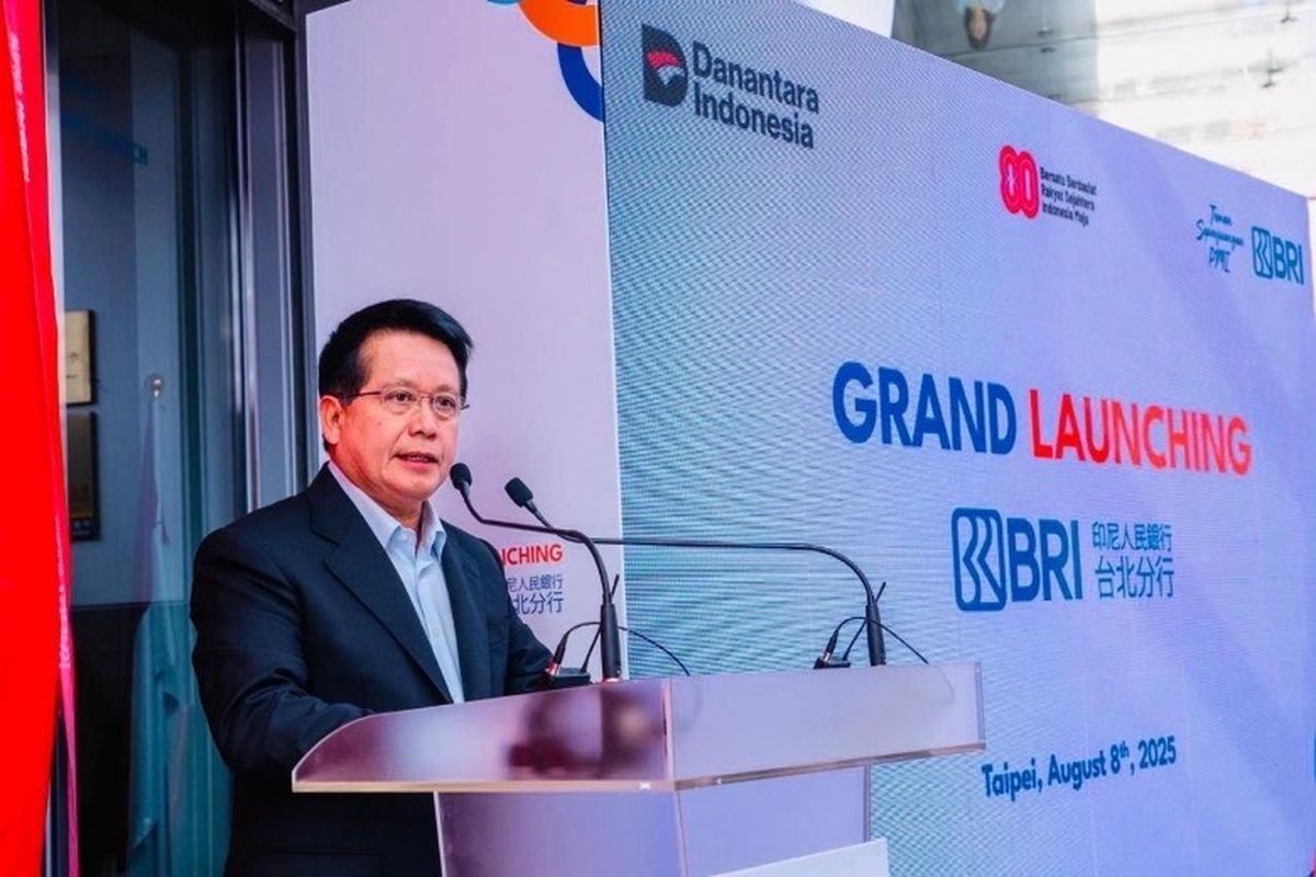 Direktur Utama BRI Hery Gunardi menyampaikan sambutan pada acara peresmian kantor cabang BRI Taipei yang akan melayani ratusan ribu Pekerja Migran Indonesia (PMI). 