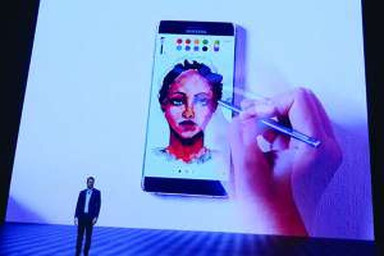 Samsung mengumumkan fitur baru di stylus S-pen di Galaxy Note 7, yaitu anti-air dan pembuat gambar bergerak dalam acara peluncuran di New York, AS, Selasa (2/8/2016).