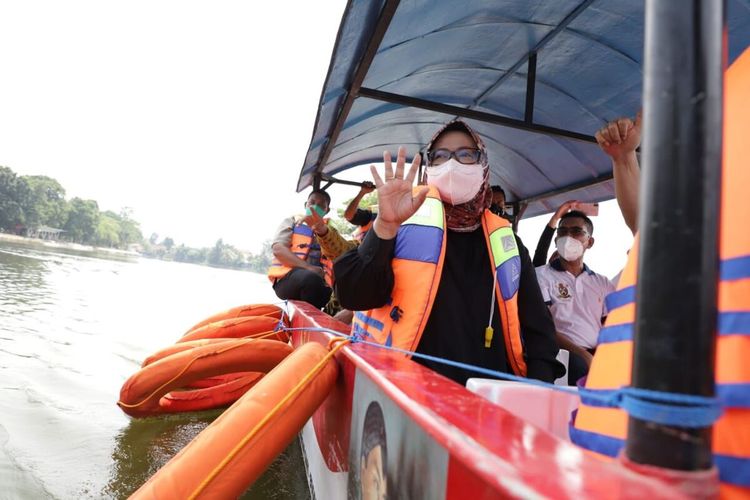 Bupati Bogor Ade Yasin saat di Desa Wisata Situ Lebak Wangi yang berlokasi di Desa Pemagarsari, Kecamatan Parung, Kabupaten Bogor, Jawa Barat, Kamis (7/10/2021).