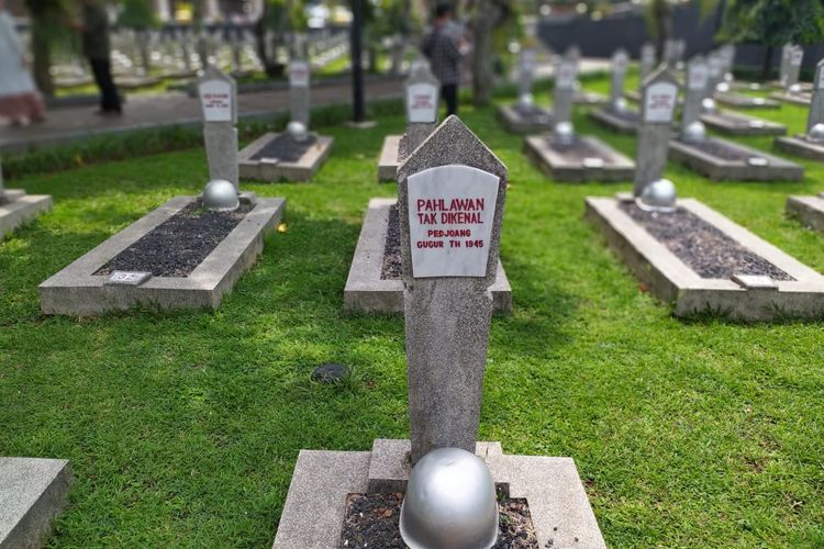 Makam Pahlawan Tak Dikenal di Taman Makam Pahlawan (TMP) Kalibata, Jakarta, Senin (2/5/2022).