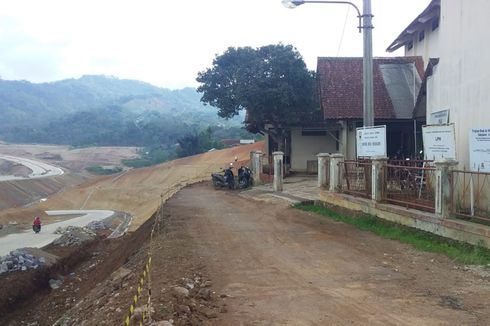 Kantor Desa di Sumedang Dikepung Proyek Tol, Pelayanan Terganggu