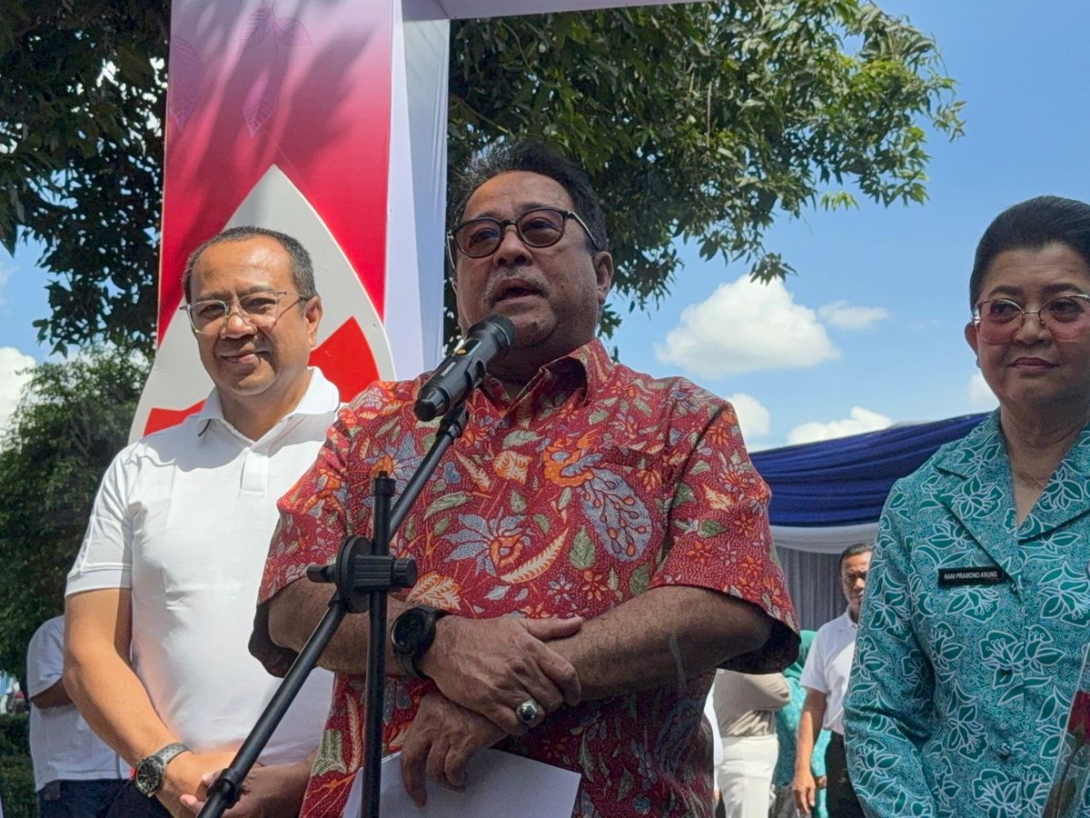 Rano Karno Umrah di Tengah Gangguan Penerbangan Imbas Konflik AS-Israel Vs  Iran