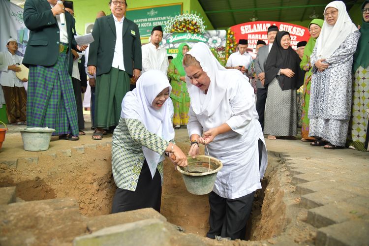 Wali Kota Semarang Hevearita Gunaryanti Rahayu dalam acara peletakan batu pertama pembangunan Gedung Nahdlatul Ulama (NU) Kota Semarang yang baru, Sabtu (1/2/2025).