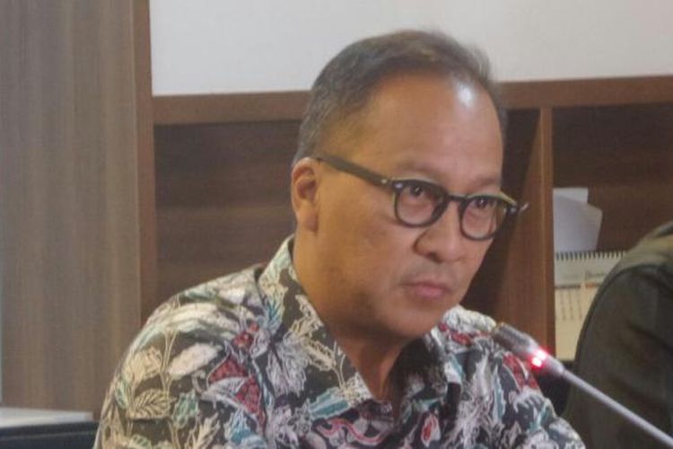 Sekretaris Fraksi Partai Golkar, Agus Gumiwang Kartasasmita di Kompleks Parlemen, Senayan, Jakarta, Selasa (15/2/2017).