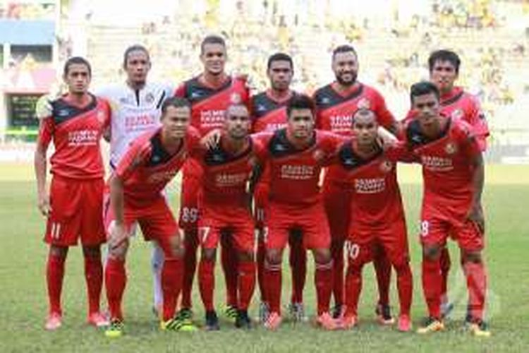 Skuad Semen Padang pada laga kontra Persegres Gresik, Minggu (28/8/2016).