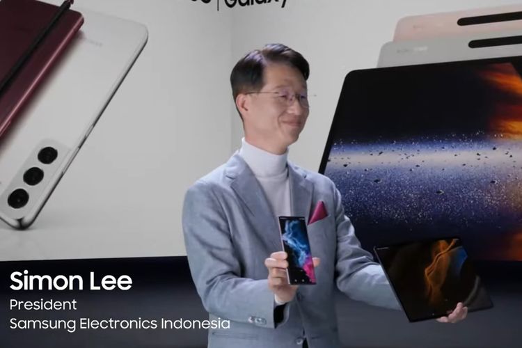 Tangkapan layar Presiden Samsung Elektronik Indonesia Simon Lee dalam acara peluncuran daring Galaxy S22 series di Indonesia, Selasa (1/3/2022).