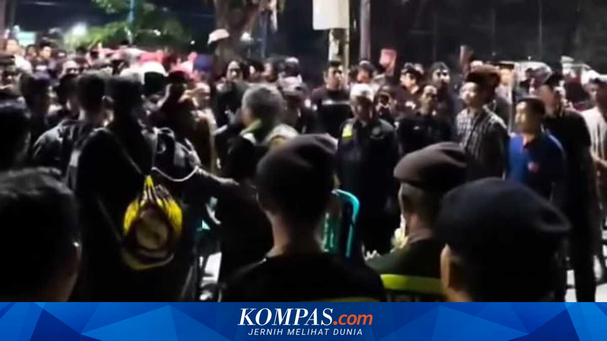 DUAR! Pengajian Habib Bidin Digeruduk Ormas, Jemaah Kena Lemparan Batu!