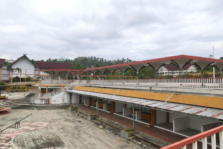 Alun-alun Pangbagea Pangandaran Kumuh dan Sepi, DLH: Kabel dan Lampu Dicuri