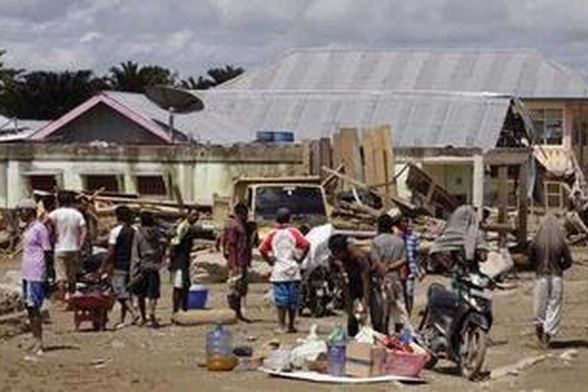 Situasi Wasior, Teluk Wondama, Papua Barat setelah banjir bandang yang melanda kawasan tersebut, Senin (4/10/2010).