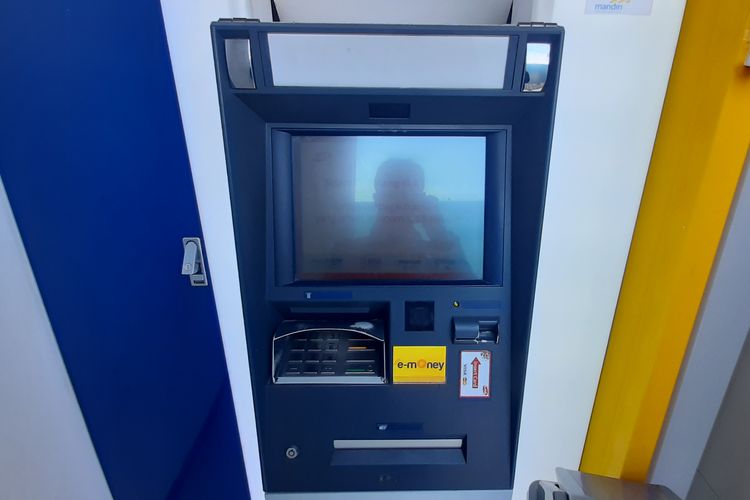 Cara mencari ATM terdekat dari lokasi Anda bisa dilakukan dengan mudah melalui smartphone