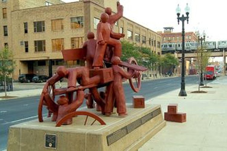 Monumen peringatan Haymarket di Chicago, Amerika Serikat.