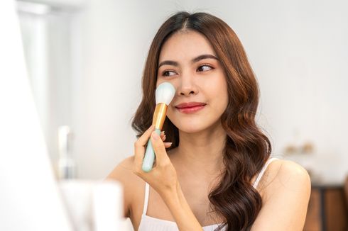 5 Tips Makeup yang Bisa Bikin Wajah Terlihat Lebih Muda