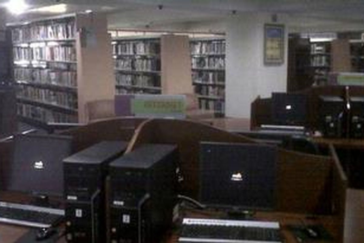 Suasana di Perpustakaan Kemdiknas, Jakarta.
