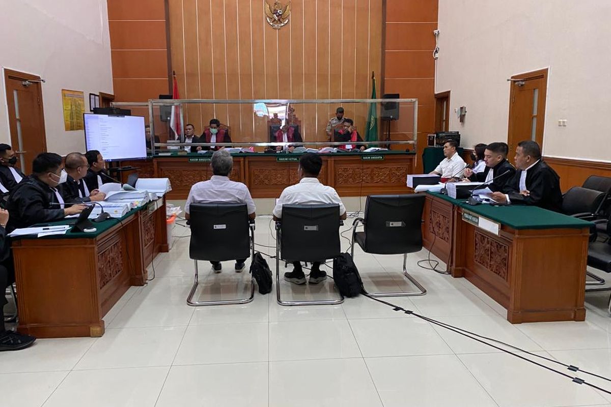Suasana persidangan AKBP Dody Prawiranegara, Linda Pujiastuti, dan Kompol Kasranto di PN Jakarta Barat, Rabu (8/3/2023). Dua saksi ahli dihadirkan untuk memberikan keterangan atas ketiga terdakwa. 